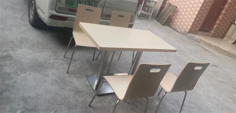 4人分體曲木椅餐桌 (7)